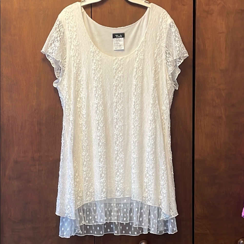 Bali lacy, stretchy long, short—sleeve top